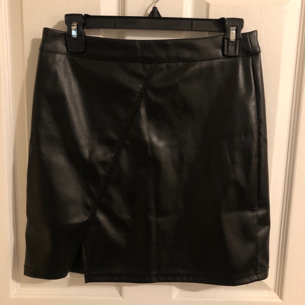 Elegant Black Leather Skirt